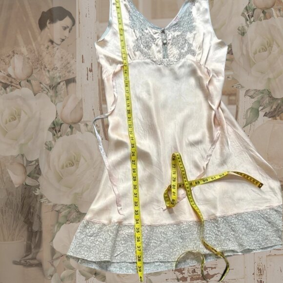 1940s Queen Mary Vintage Lace Nightgown – Antique Peach Enka Rayon Silk – S/M - Picture 11 of 15